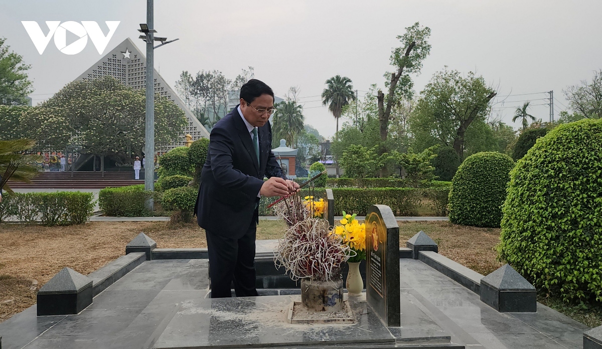 PM commemorates Dien Bien Phu battle heroic martyrs